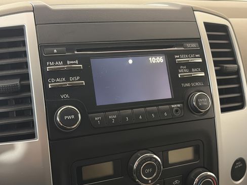 Used 2014 Nissan Frontier SV w/ SV Value Truck Package image 20