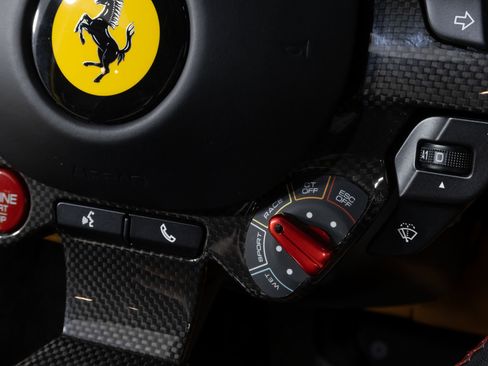 Certified 2022 Ferrari F8 Tributo RWD image 38
