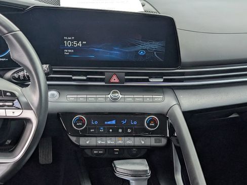 Used 2025 Hyundai Elantra Limited FWD image 12
