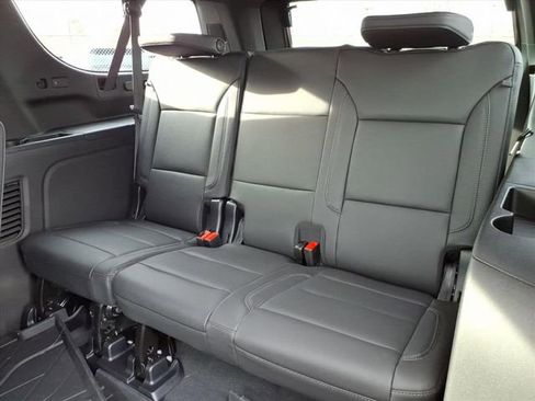 New 2026 Chevrolet Suburban LT w/ Comfort Package image 9