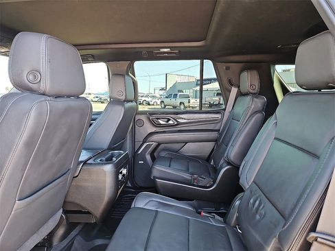 Used 2021 GMC Yukon Denali w/ Denali Premium Package image 17