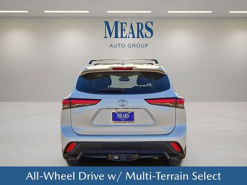 Used 2022 Toyota Highlander XLE image 5