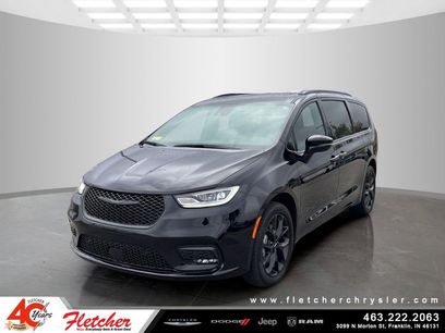 Used 2024 Chrysler Pacifica Touring-L w/ S Appearance Package