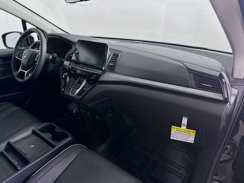 New 2026 Honda Odyssey Touring image 32
