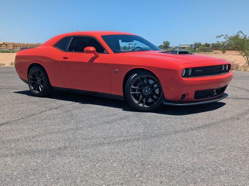Used 2022 Dodge Challenger R/T Scat Pack w/ Shaker Package RWD image 33