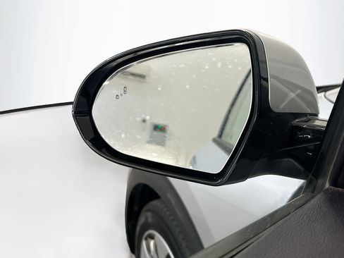 Used 2018 Kia Niro EX image 16