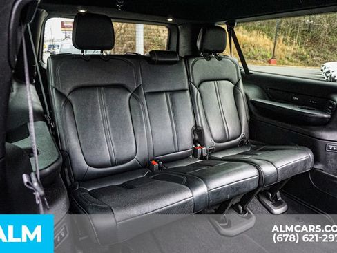 Used 2024 Jeep Wagoneer L Series II w/ Flexible Seating Group AWD/4WD image 22