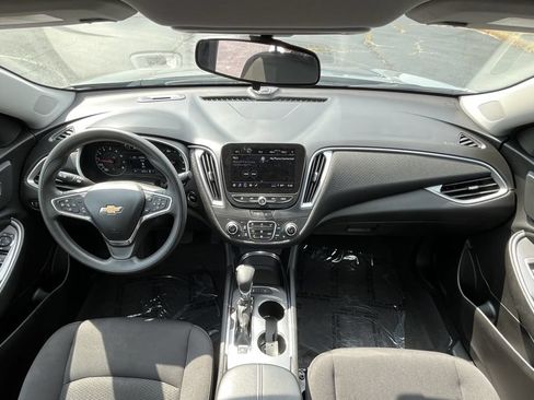Used 2025 Chevrolet Malibu LT FWD image 10