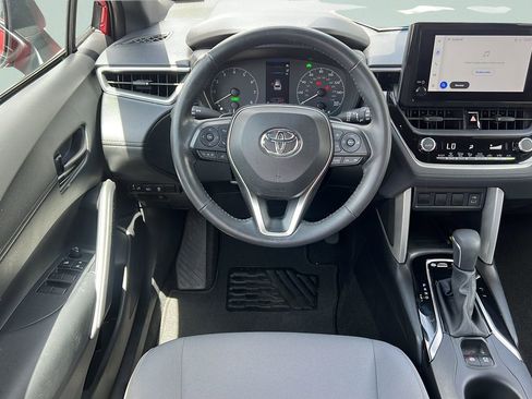 Used 2023 Toyota Corolla Cross AWD Hybrid image 12