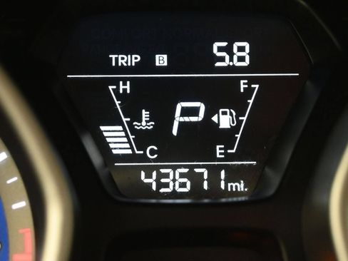Used 2015 Hyundai Elantra SE w/ Option Group 03 FWD image 16