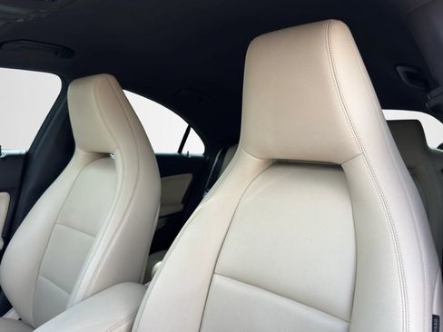 Used 2018 Mercedes-Benz CLA 250 image 13