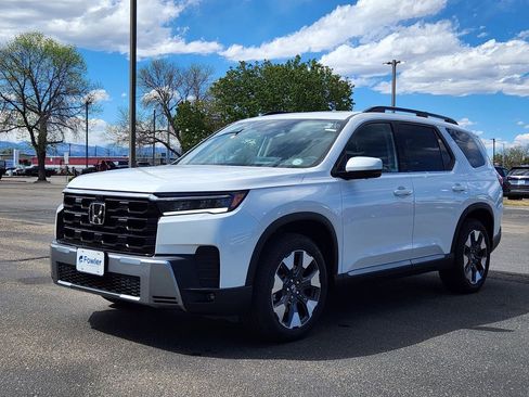 New 2026 Honda Pilot Touring image 3