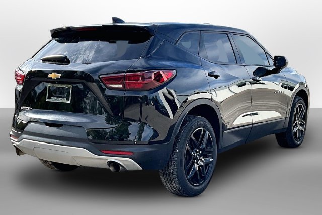 Used 2023 Chevrolet Blazer LT FWD image 13
