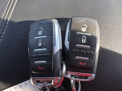 Used 2022 RAM 1500 Big Horn AWD/4WD image 32