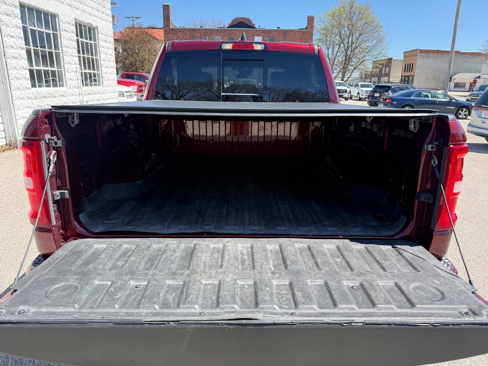 Used 2025 RAM 1500 Laramie w/ Sport Appearance Package AWD/4WD image 7