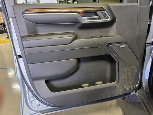 Used 2023 Chevrolet Silverado 1500 LT Trail Boss w/ LT Trail Boss Premium Package AWD/4WD image 16