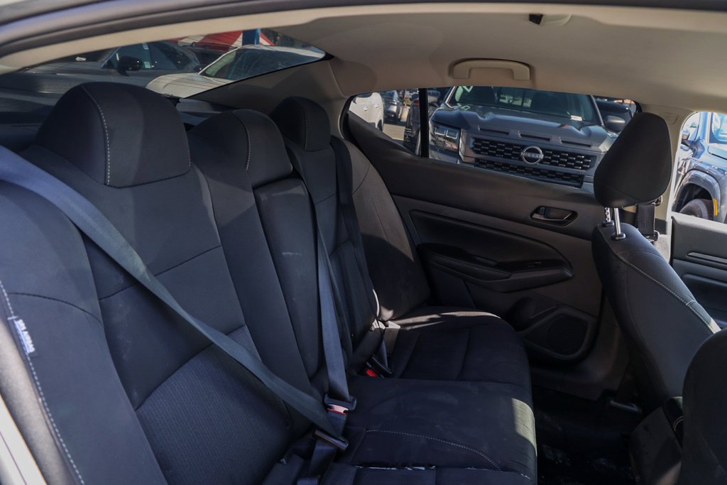 Used 2025 Nissan Altima 2.5 SV FWD image 18