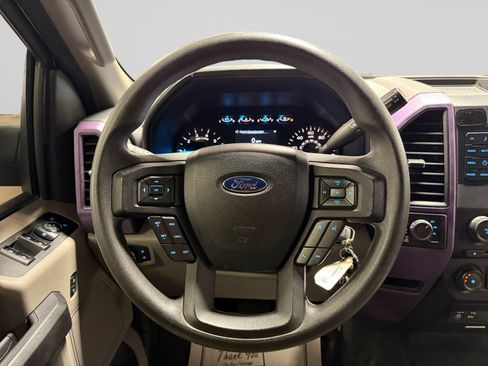 Used 2015 Ford F150 XL w/ Equipment Group 101A Mid AWD/4WD image 18