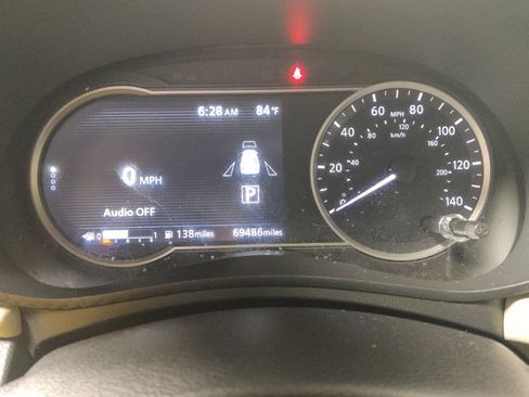 Used 2021 Nissan Versa SV FWD image 23