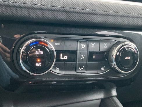 Used 2024 Chevrolet TrailBlazer LT w/ Convenience Package AWD/4WD image 27
