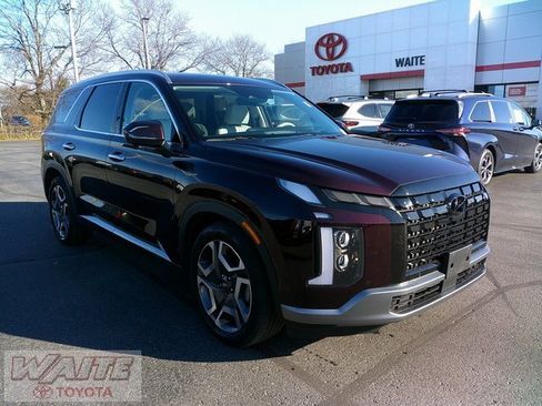 Used 2024 Hyundai Palisade Limited image 1