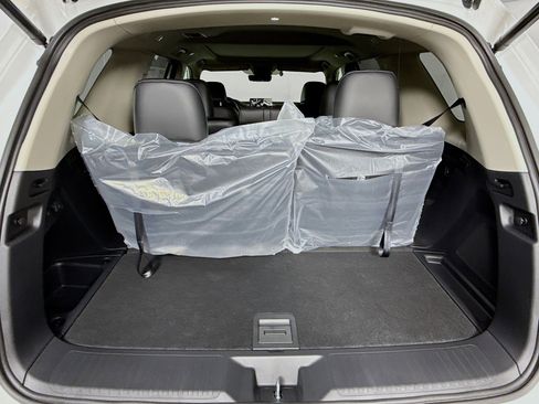 New 2025 Honda Pilot Touring image 35