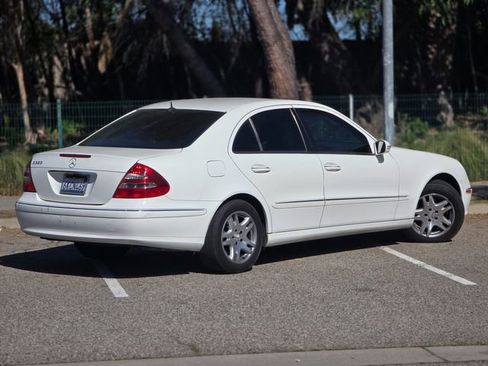 Used 2005 Mercedes-Benz E 320 Sedan image 5