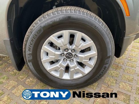 Used 2023 Nissan Frontier SV w/ Technology Package image 27