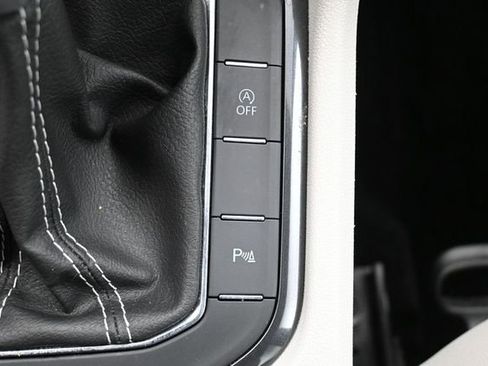 Used 2023 Volkswagen Tiguan SE R-Line AWD/4WD image 23
