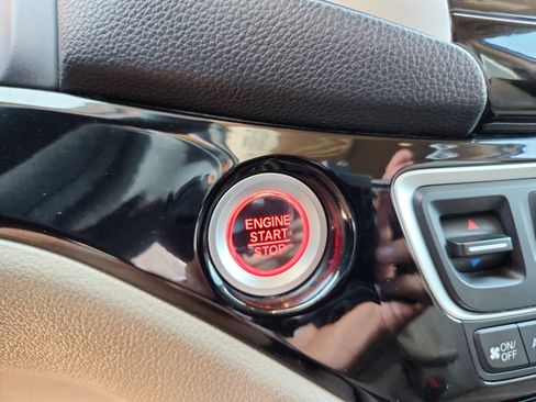 Used 2017 Honda Pilot Elite image 15