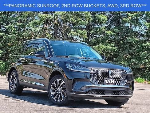Used 2025 Lincoln Aviator AWD image 1