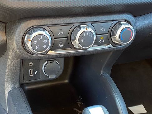 Used 2021 Nissan Kicks S image 16