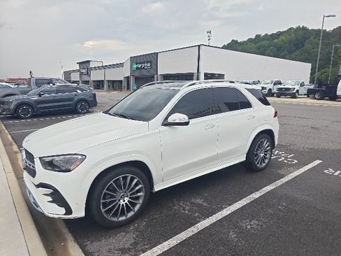 Used 2024 Mercedes-Benz GLE 450e 4MATIC image 6