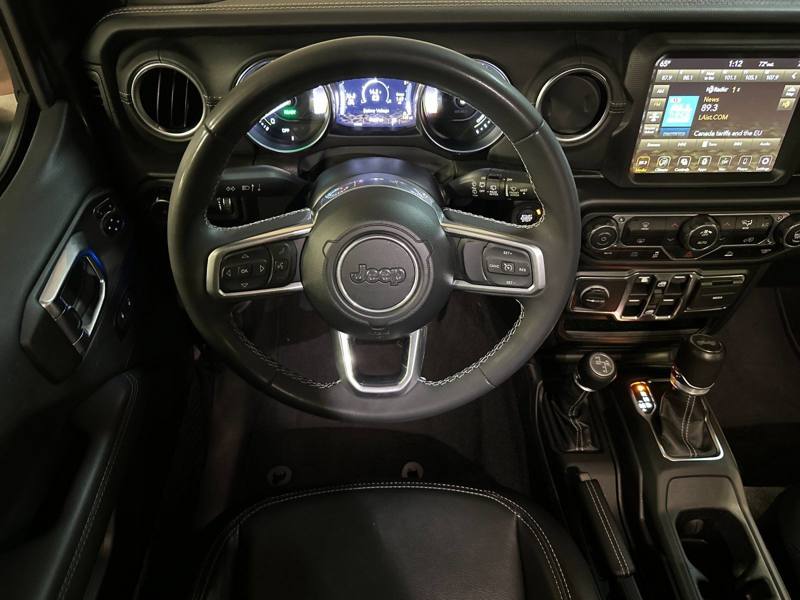 Used 2023 Jeep Wrangler Unlimited Sahara AWD/4WD image 13