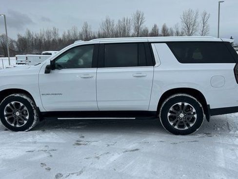 New 2026 Chevrolet Suburban LT w/ Comfort Package image 7