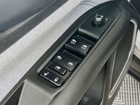 Used 2022 Jeep Compass Latitude w/ Convenience Group FWD image 31