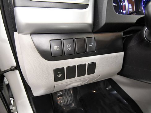Used 2018 Toyota Highlander XLE AWD/4WD image 20