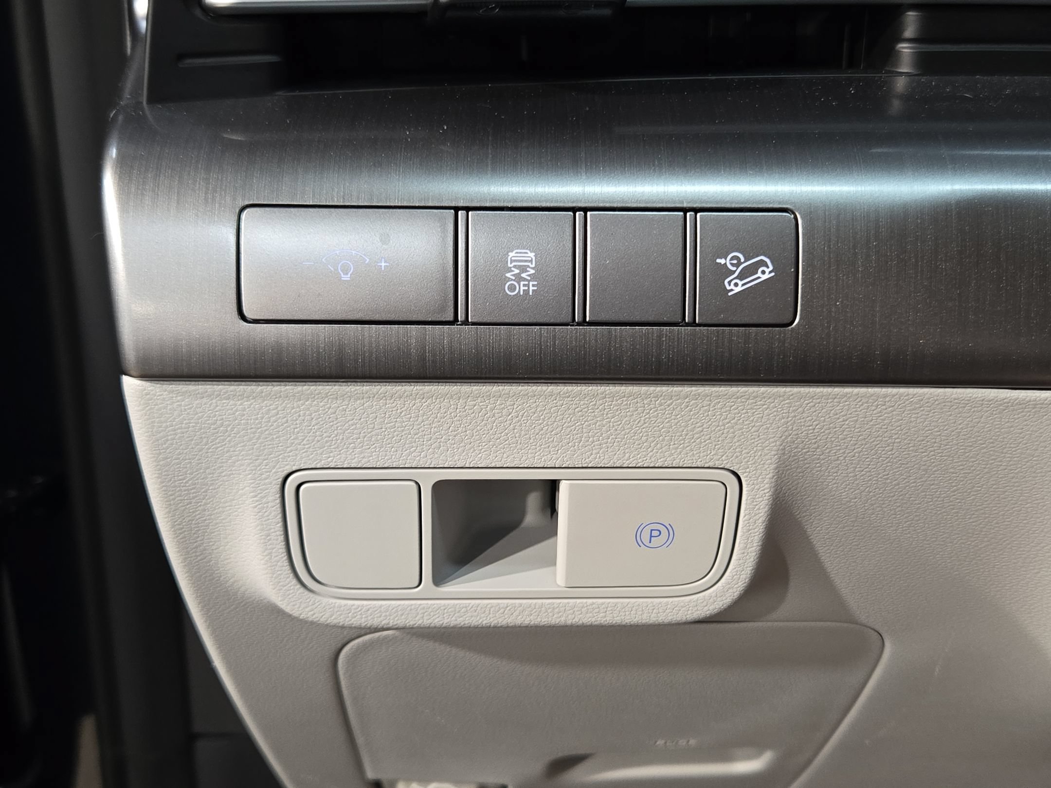 Used 2025 Hyundai Kona SEL FWD image 25