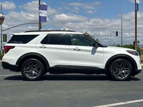 Certified 2025 Ford Explorer ST AWD/4WD image 8