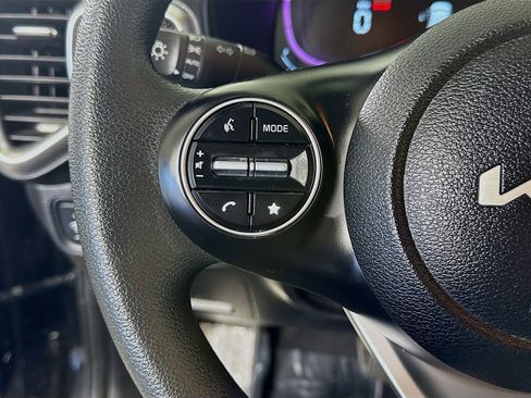 Used 2025 Kia Soul LX w/ LX Technology Package image 14