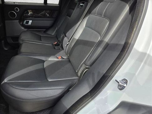 Used 2020 Land Rover Range Rover HSE image 16