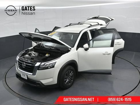 Used 2024 Nissan Pathfinder SV AWD/4WD image 50