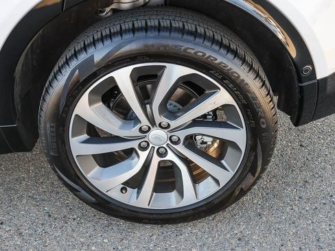 Certified 2024 Land Rover Discovery Sport Dynamic SE AWD/4WD image 13