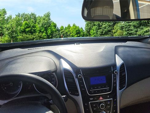 Used 2014 Hyundai Elantra GT image 23