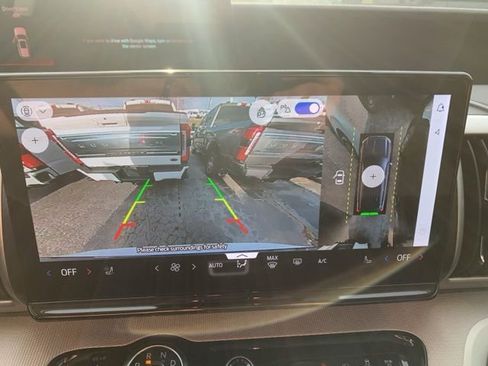 New 2025 Ford Expedition Active image 19