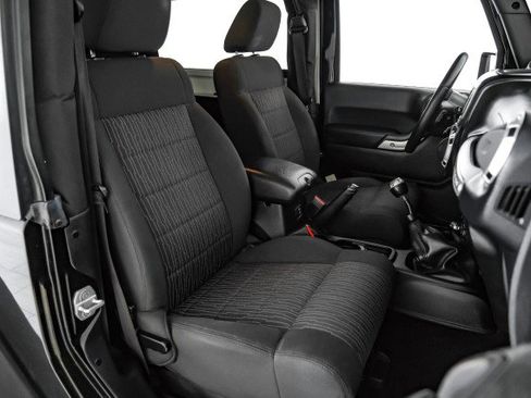 Used 2012 Jeep Wrangler Rubicon image 26