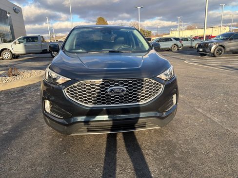 Used 2024 Ford Edge SEL w/ Convenience Package image 3