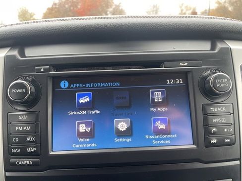 Used 2018 Nissan Titan SL w/ Chrome Package image 4