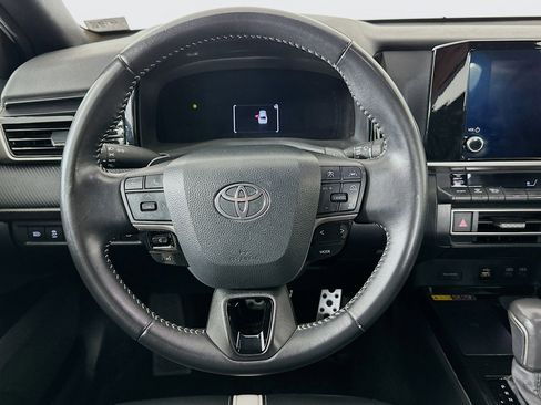 Used 2025 Toyota Camry SE FWD image 18