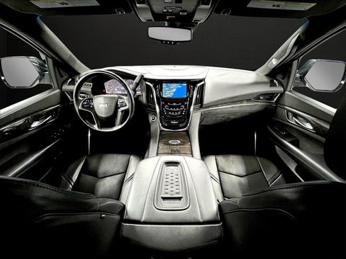 Used 2015 Cadillac Escalade ESV Platinum AWD/4WD image 16